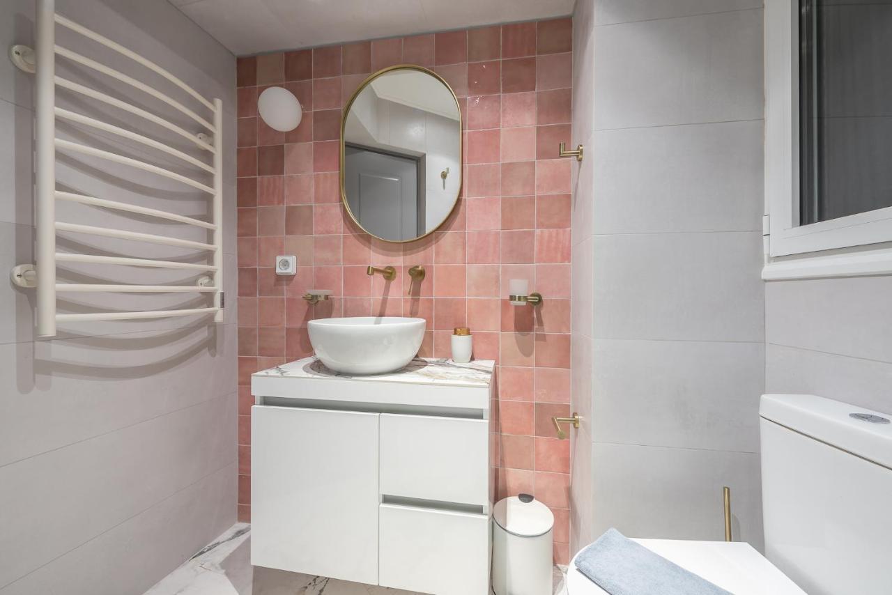 The Courtyard Oasis Apartment Athena Bagian luar foto