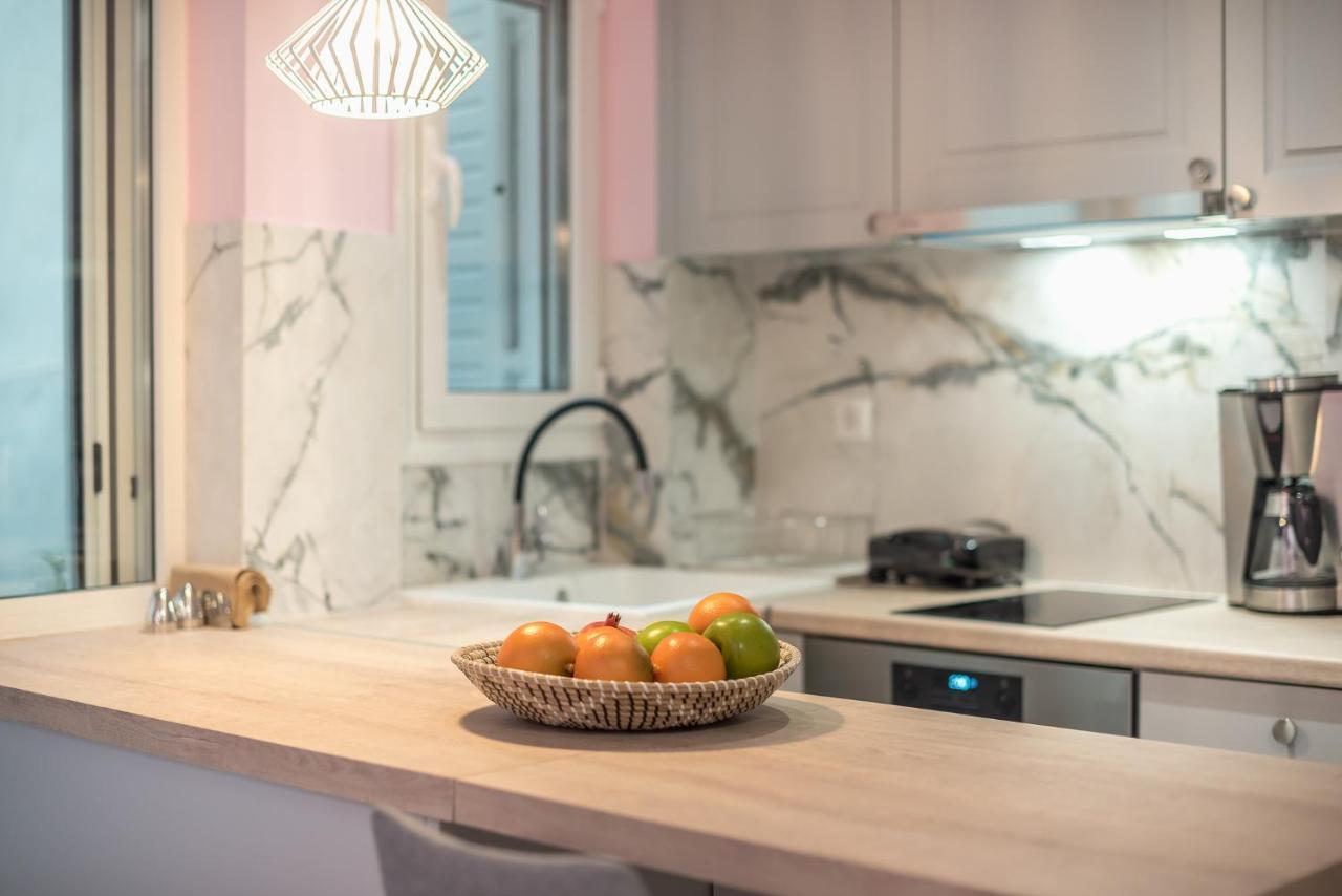 The Courtyard Oasis Apartment Athena Bagian luar foto