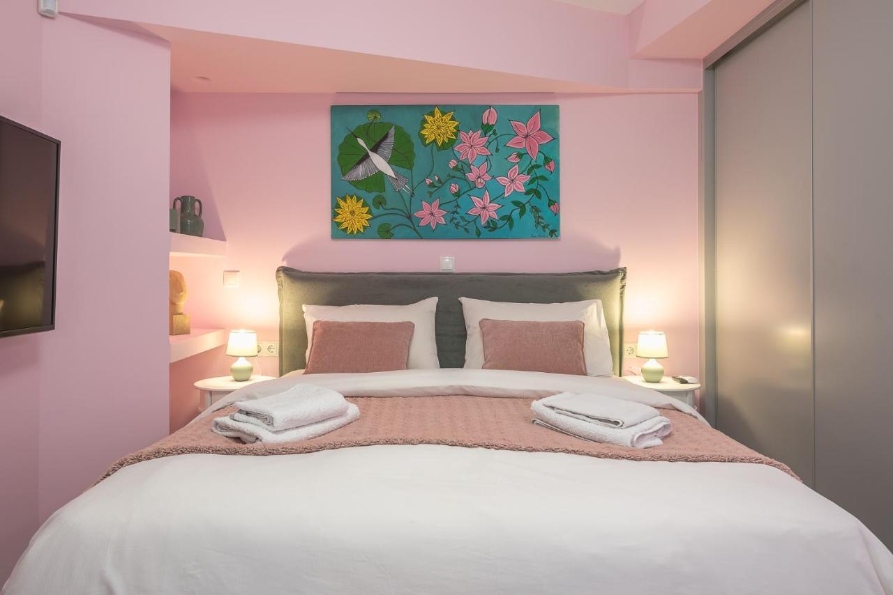 The Courtyard Oasis Apartment Athena Bagian luar foto