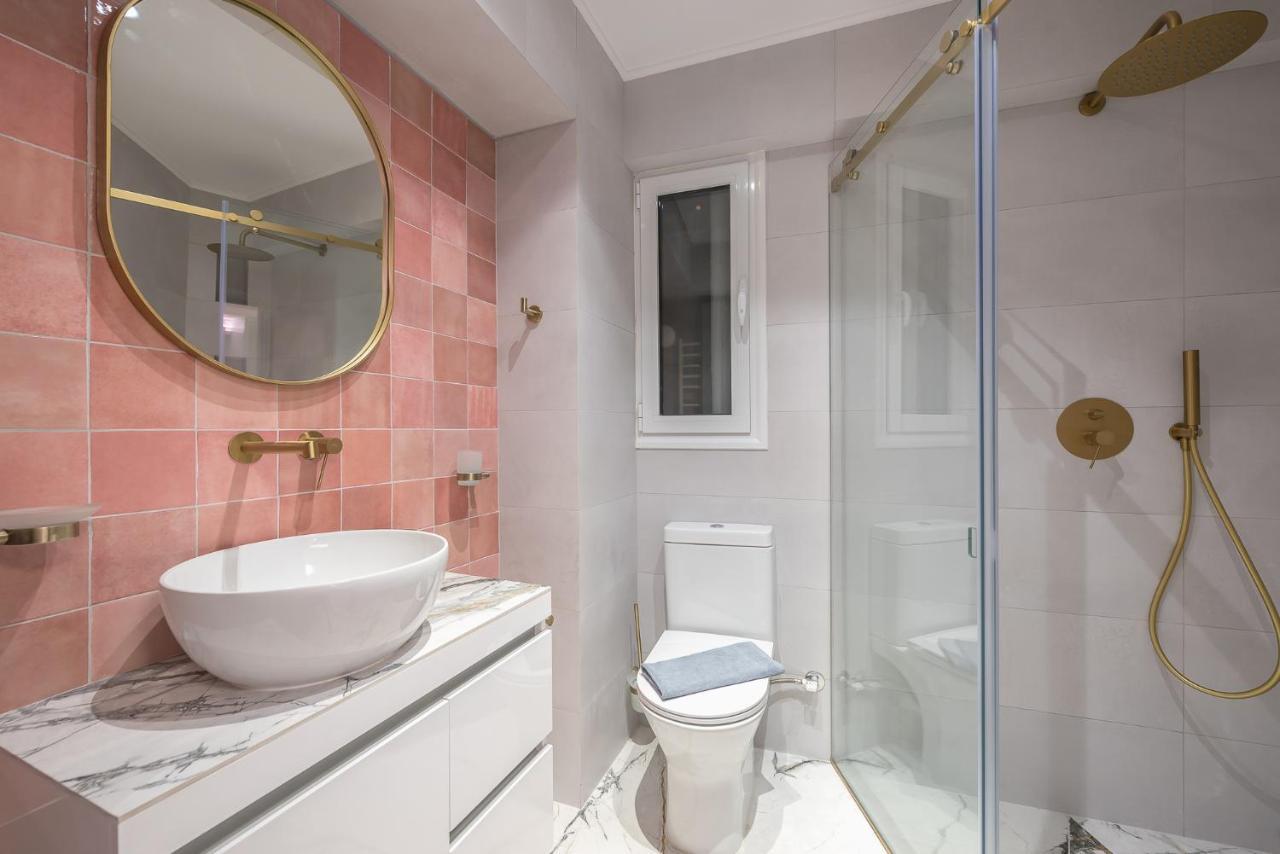 The Courtyard Oasis Apartment Athena Bagian luar foto