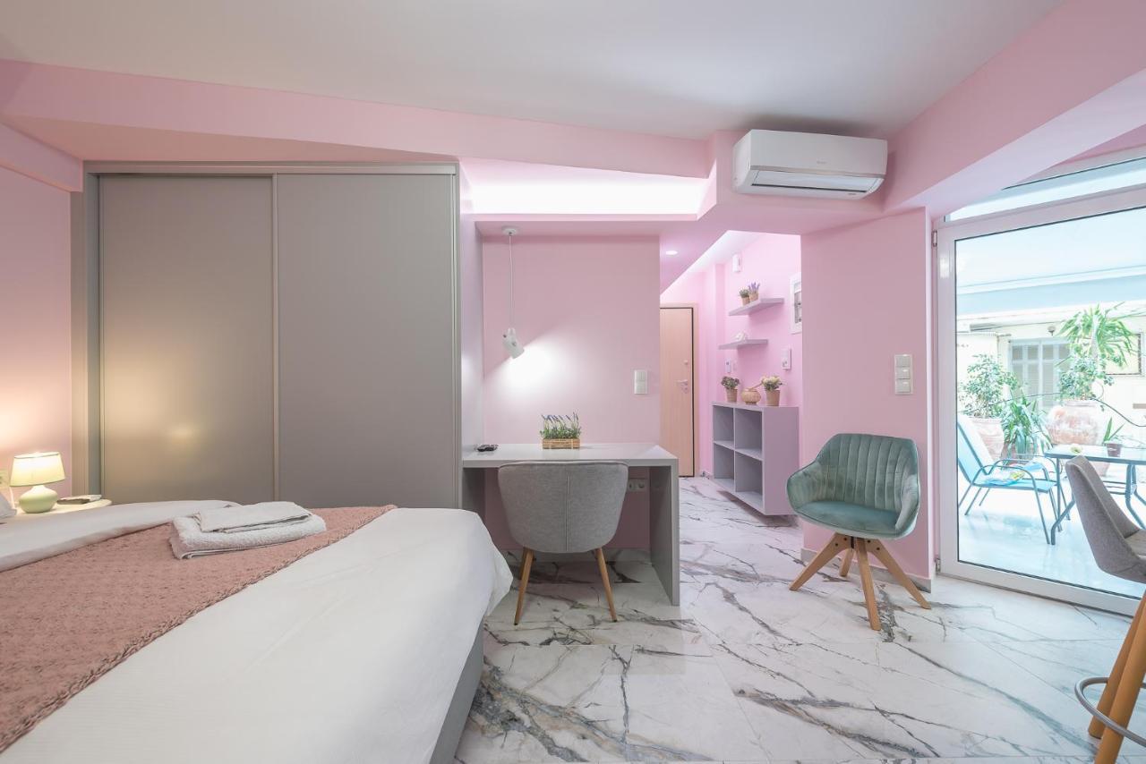 The Courtyard Oasis Apartment Athena Bagian luar foto