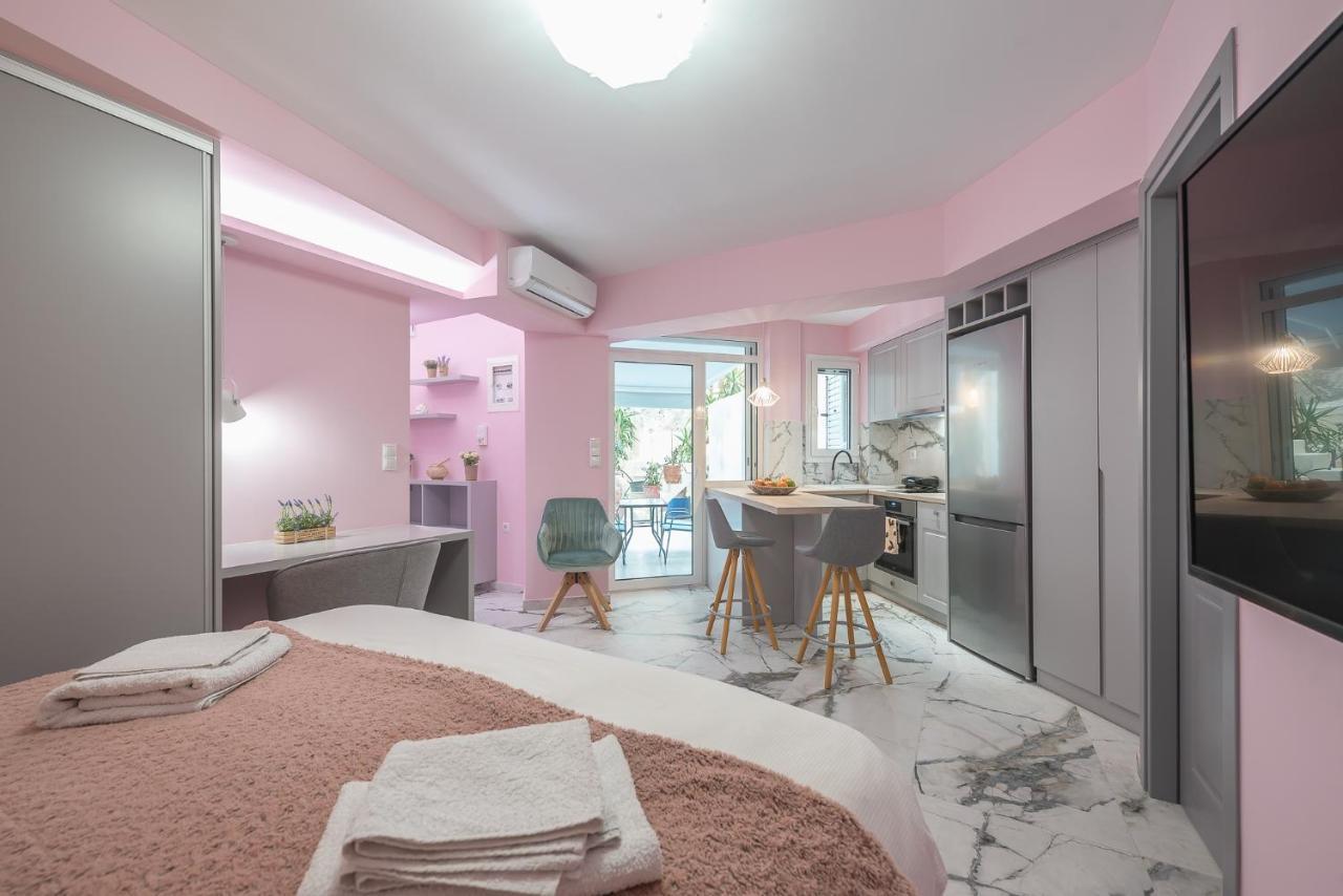 The Courtyard Oasis Apartment Athena Bagian luar foto