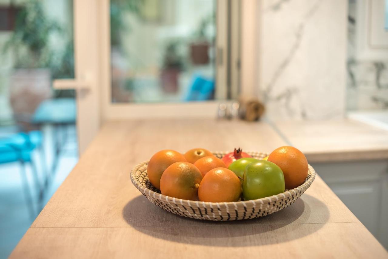 The Courtyard Oasis Apartment Athena Bagian luar foto