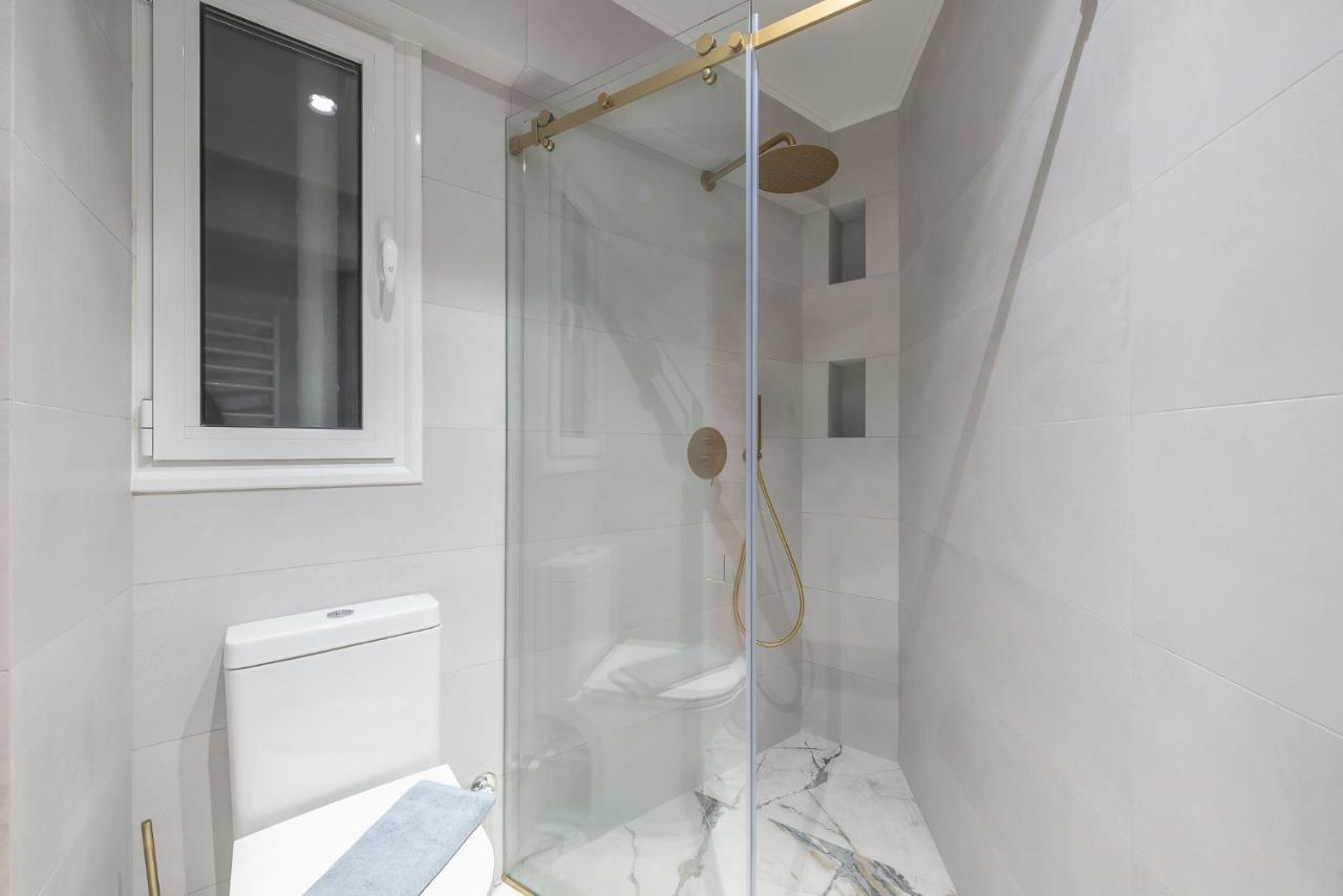 The Courtyard Oasis Apartment Athena Bagian luar foto