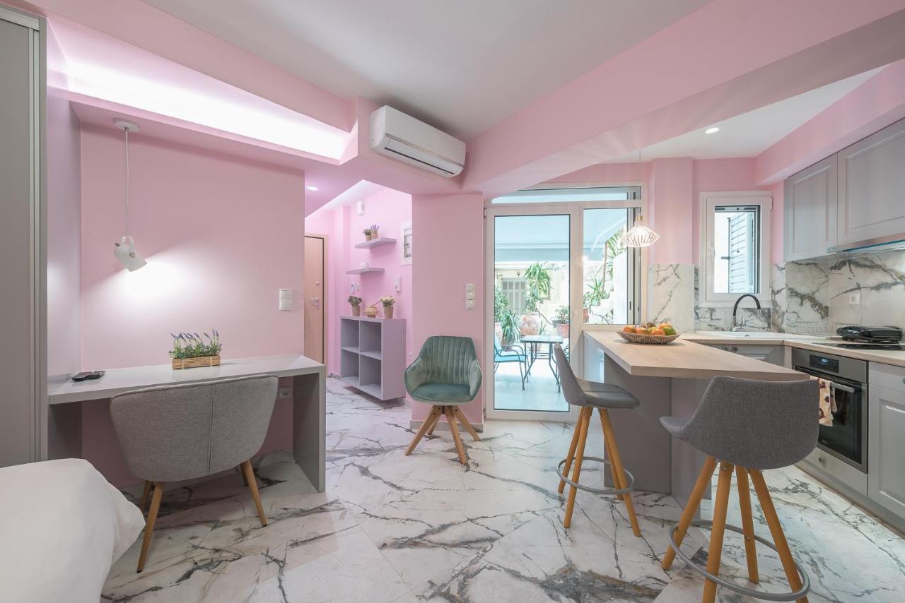 The Courtyard Oasis Apartment Athena Bagian luar foto